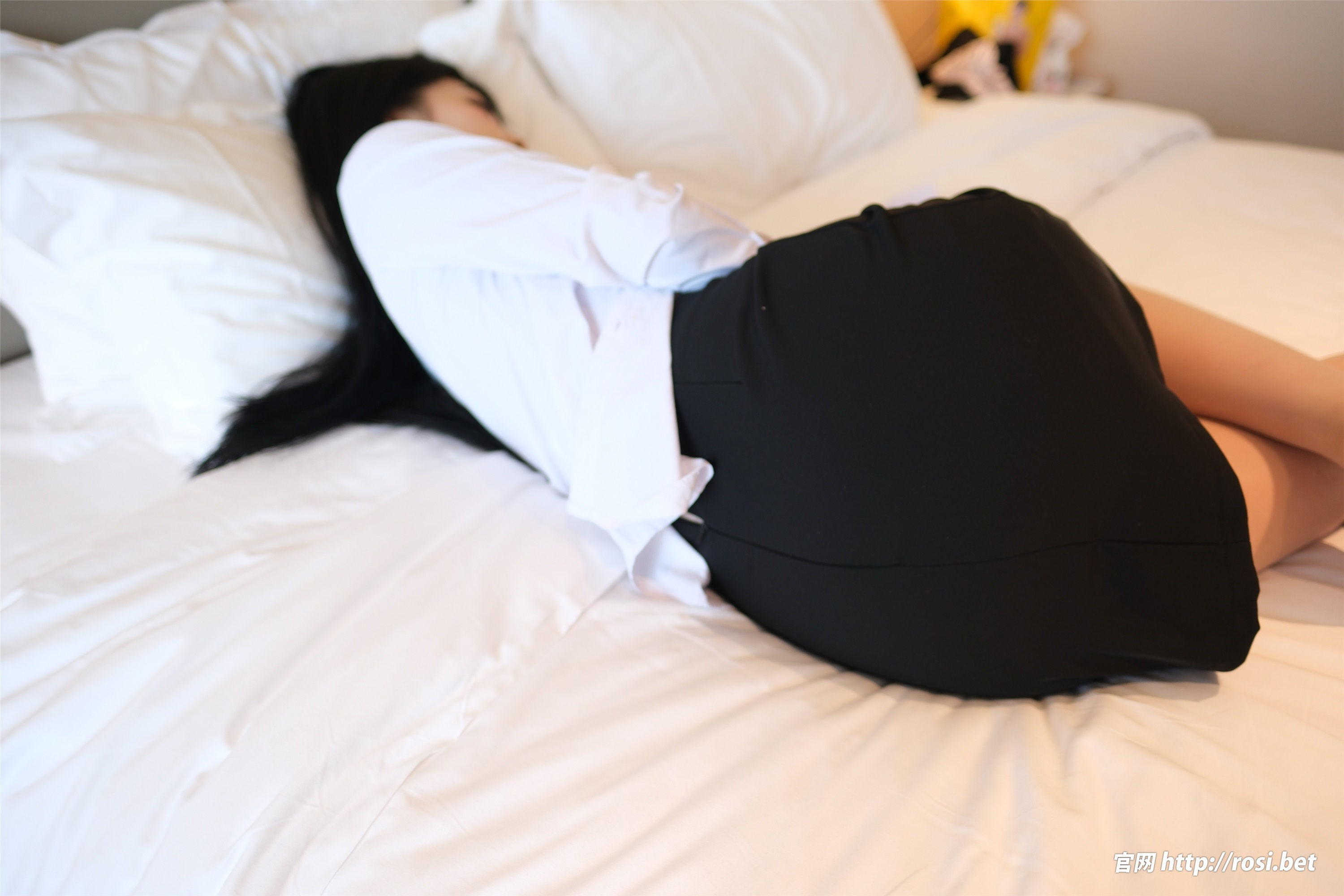 ROSI写真 2024.12.28 NO.4772